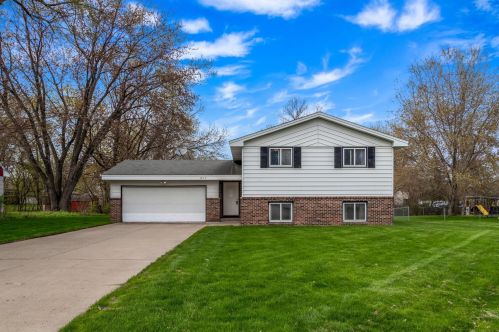 1237 80th Ave, Minneapolis, MN 55432-2043