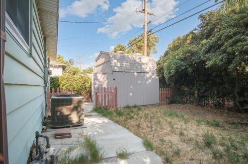 1610 Nian Way, Modesto CA  95351-3006 exterior