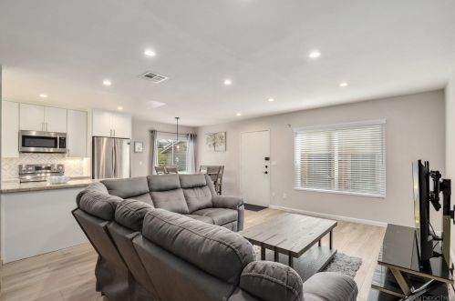 2756 Alta View Dr, San Diego, CA 92139-3204