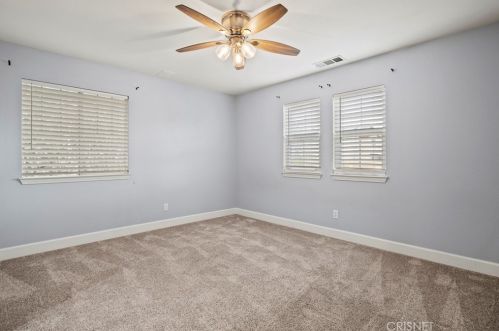 27836 Mariposa Ln, Santa Clarita CA  91384-4114 exterior