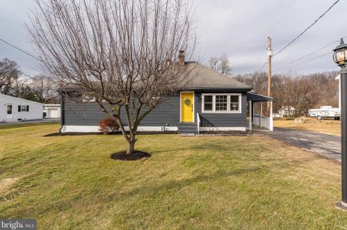 5644 Union Deposit Rd, Harrisburg, PA 17111-4706