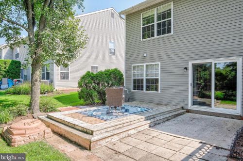 1528 Macintosh Way, Hummelstown PA  17036-8727 exterior