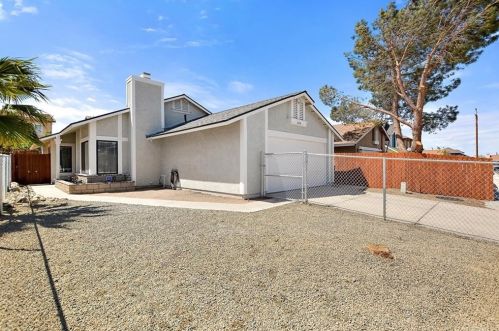 12232 Pluto Dr, Victorville, CA 92392-8663