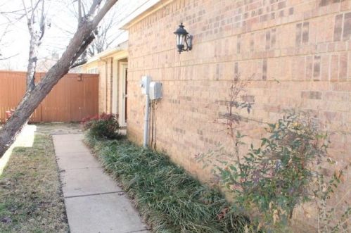 915 Azalia Dr, Lewisville, TX 75067-4227