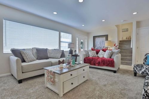 6832 Airoso Ave, San Diego CA  92120-5323 exterior