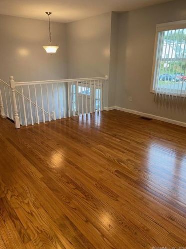 10 Utica St, Milford CT  06461-2922 exterior