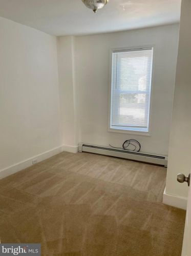 307 Delamore Pl, Wilmington DE  19805-3522 exterior