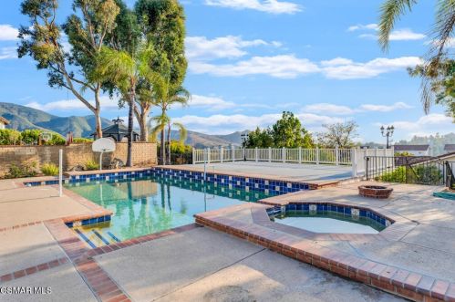 30051 Quail Run Dr, Calabasas, CA 91301-4068