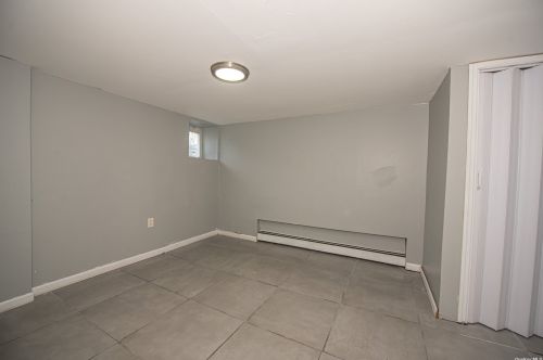 48 Deer St, Wheatley Heights NY  11798-3302 exterior