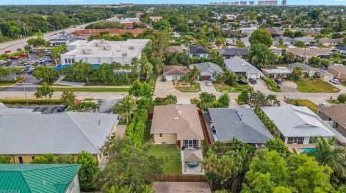 865 105 Ave, Naples FL 34108-1838 exterior