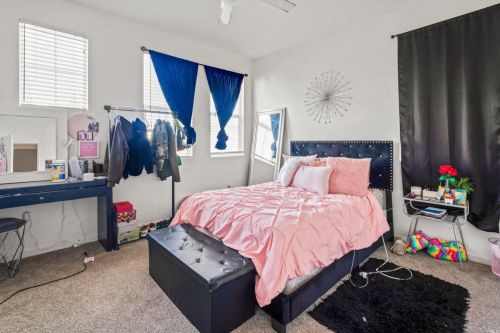 1060 Amber Ridge Ln, Vacaville CA  95687-5828 exterior