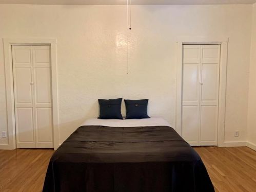 52 Mt Oliver St, Pittsburgh PA 15210-1746 exterior