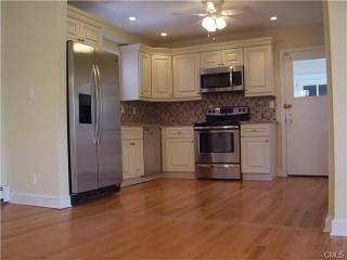140 Tesiny Ave, Bridgeport, CT 06606-2858