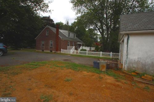 373 Concord Rd, Glen Mills PA  19342-1403 exterior