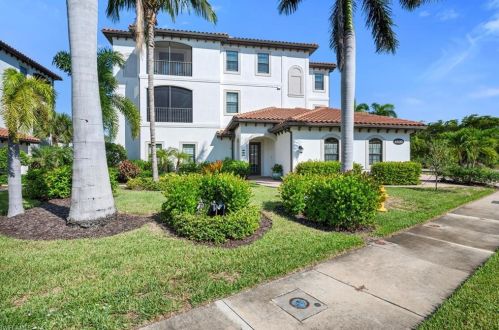 4500 Colony Villas Dr, Bonita Springs, FL 34134