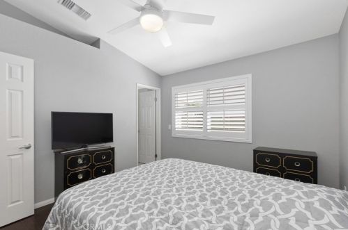 27093 Rainbow Crk Dr, Temecula CA 92591-4570 exterior