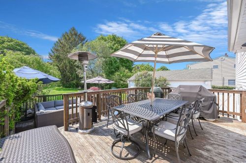 772 Pat Dr, West Islip NY  11795-3537 exterior