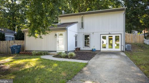 9022 Andromeda Dr, Springfield VA  22015-3505 exterior