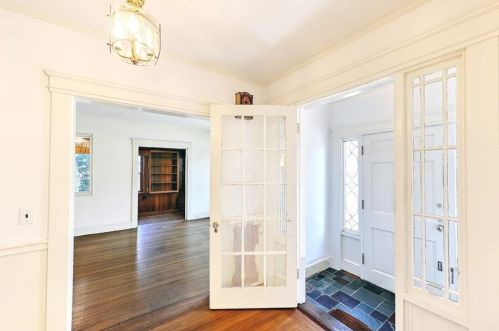 310 Elmgrove Ave, Providence RI  02906-4252 exterior