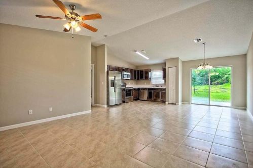 1089 Bellevue Ave, Fort Pierce FL  34953-1203 exterior