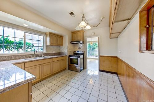 12309 Freeman Ave, Hawthorne CA  90250-0873 exterior