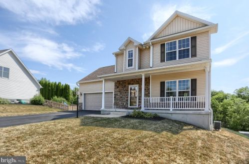 5420 Westbury Dr, West Enola, PA 17025-3315