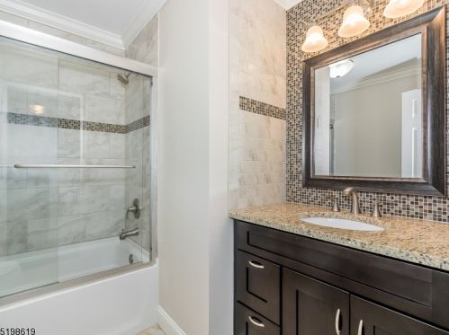 19 Country Meadow Rd, Hackettstown NJ  07840-5209 exterior