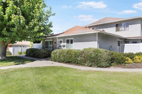 28144 Robin Ave, Santa Clarita CA  91350-2051 exterior