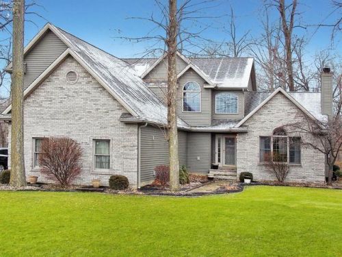 27 Cherdon Cir, West Clarksfield, OH 44889-8970