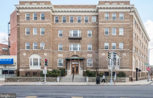 1736 Columbia Rd, Washington, DC 20009-2833