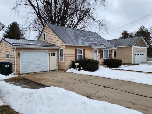 128 Union St, Ripon WI  54971-1436 exterior