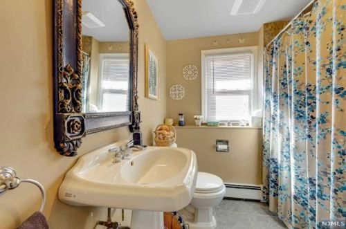 437 Northern Pkwy, Ridgewood NJ  07450-1720 exterior