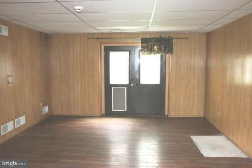 665 Middle Rd, North Newton, PA 17241-8640