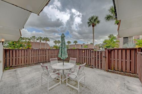 2992 Sunset Trace Cir, Palm City, FL 34990-2628