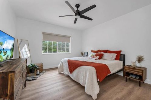 5743 Persimmon Way, Naples FL  34110-2320 exterior