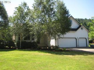 400 Carl St, Drain, OR