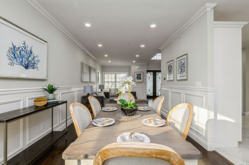 57 Bobwhite Ln, Hicksville NY  11801-4520 exterior