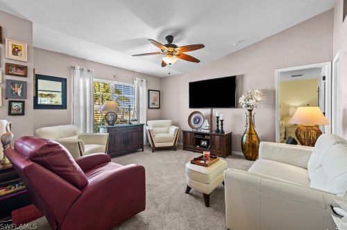 1412 43rd Ter, Cape Coral, FL 33904-7361