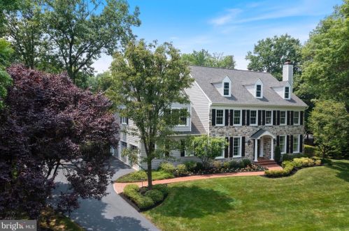 704 Strawbridge Ln, Wayne, PA 19087-2066