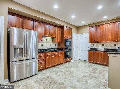 20747 Red Cedar Dr, Leesburg, VA 20175-8787