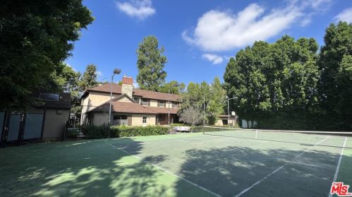 5445 Encino Ave, Van Nuys, CA 91316-2529