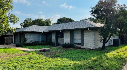 5805 Buffalo Pass, Austin TX  78745-3503 exterior