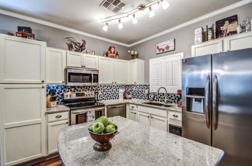 9556 Baywood Ave, Mesa, AZ 85208-2657