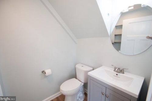 635 Ash St, Strasburg VA  22657-2028 exterior