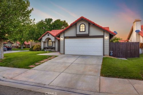 1135 Stephanie Ct, Lancaster, CA 93535-4893