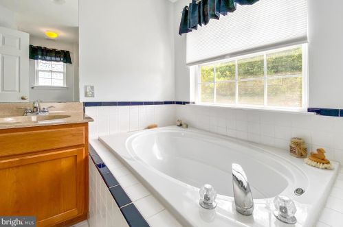 233 Beech Ln, Swedesboro NJ  08085-4033 exterior