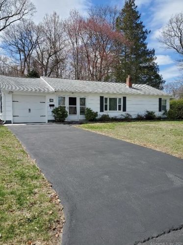 64 Flyers Dr, Norwich, CT 06360-1729