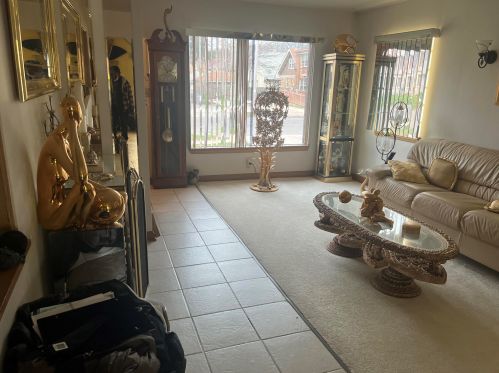 4621 Auer Ave, Milwaukee, WI 53216-3316