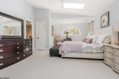 3 Country Club Dr, Annandale NJ  08801-1637 exterior