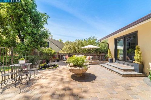 579 Morninghome Rd, Danville, CA 94526-3611